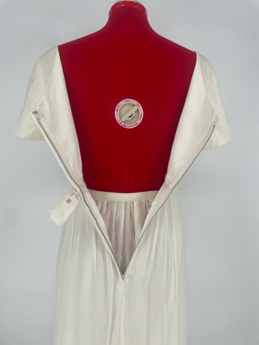 1960s Empire Waist Classic Short Sleeve Wedding Dress W/ Bow Waist & Petticoat - Picture 9 of 16